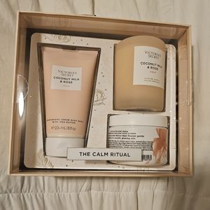Victoria secrets bath set